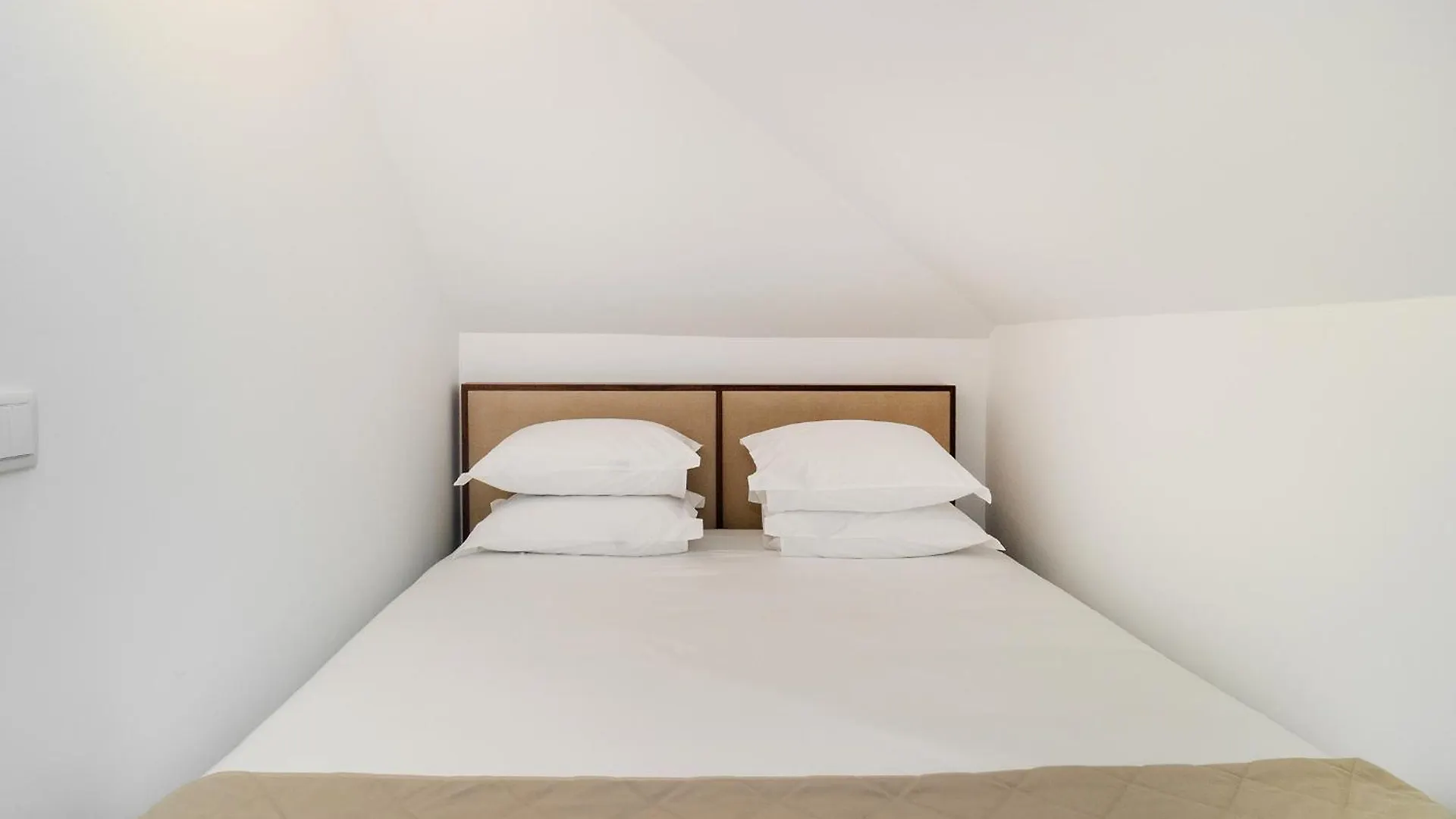Whome Alfama Studio Prime Location Explore Lisbon W/ Style